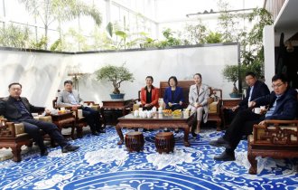 助發(fā)展| 東營(yíng)市人大常委會(huì)委員、民僑外委主任委員徐冬梅一行蒞臨陽(yáng)光園林考察調(diào)研