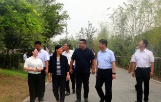 東營(yíng)市委常委、統(tǒng)戰(zhàn)部長(zhǎng)郭艷一行蒞臨陽(yáng)光園林考察調(diào)研